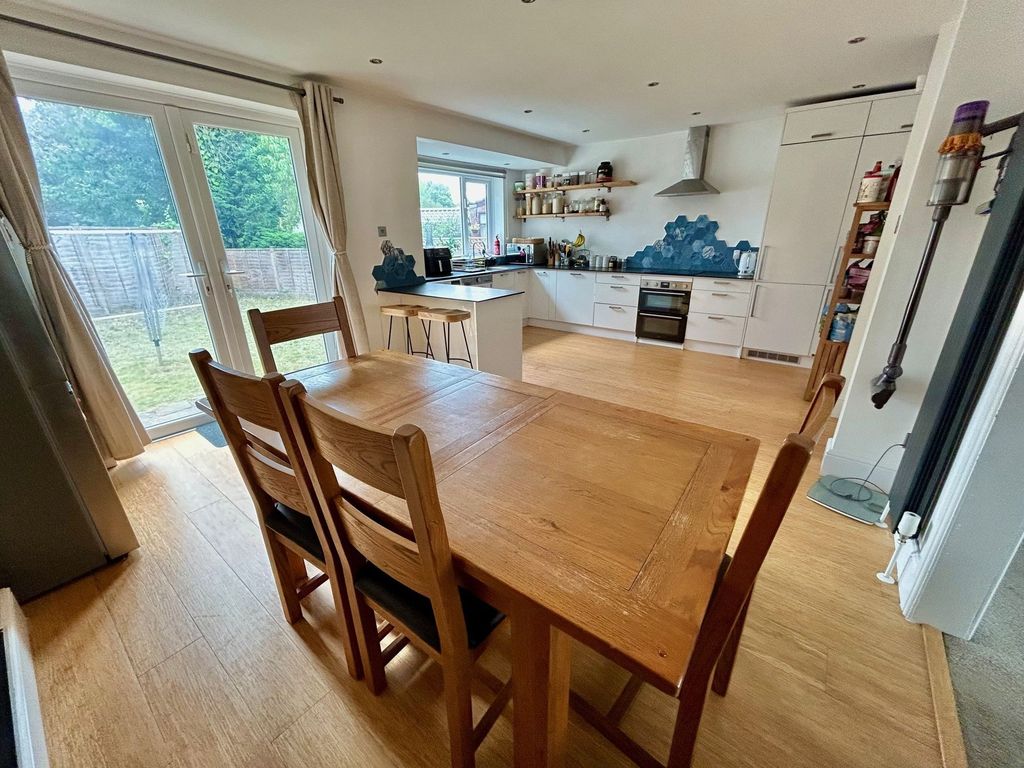 Property photo 3 of 19 Dining Room