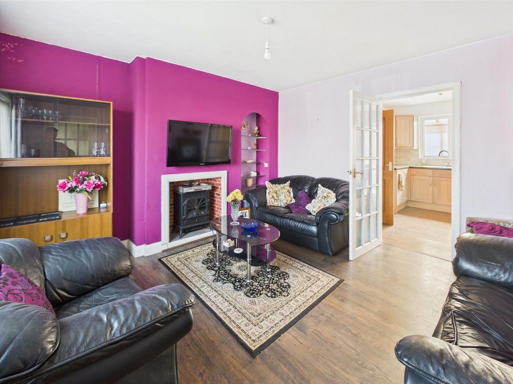 Property photo 2 of 26 Cam01576G0-Pr0259-Still015.Jpg