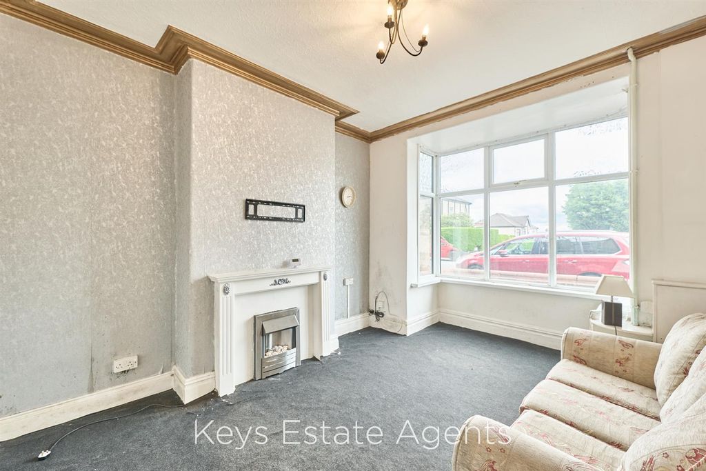 Property photo 2 of 14 Front Reception