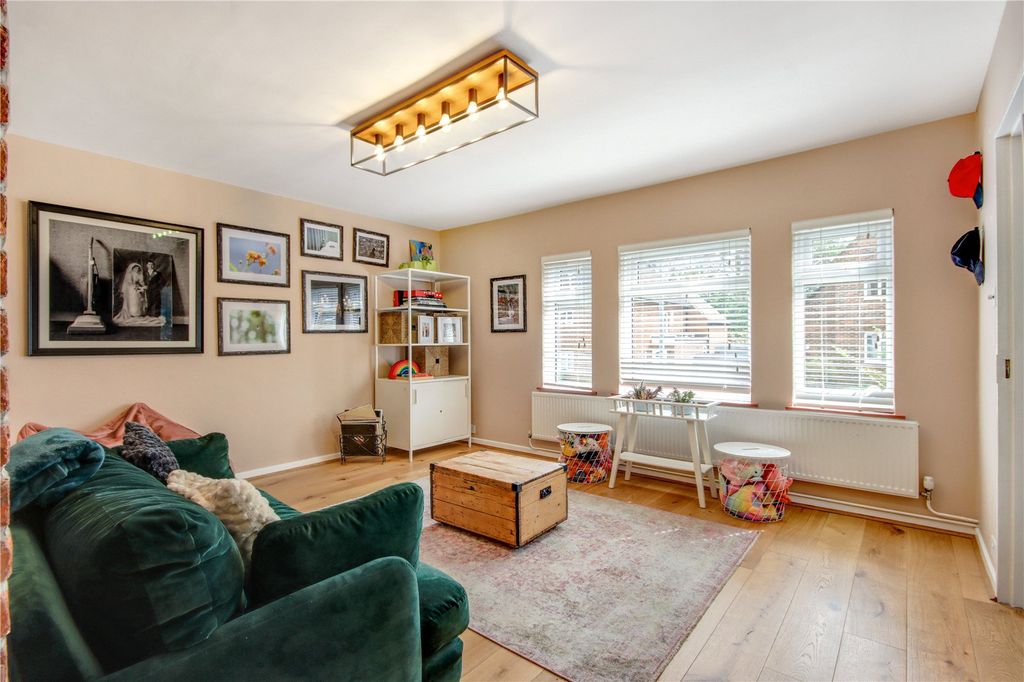 Property photo 2 of 16 Sitting Room