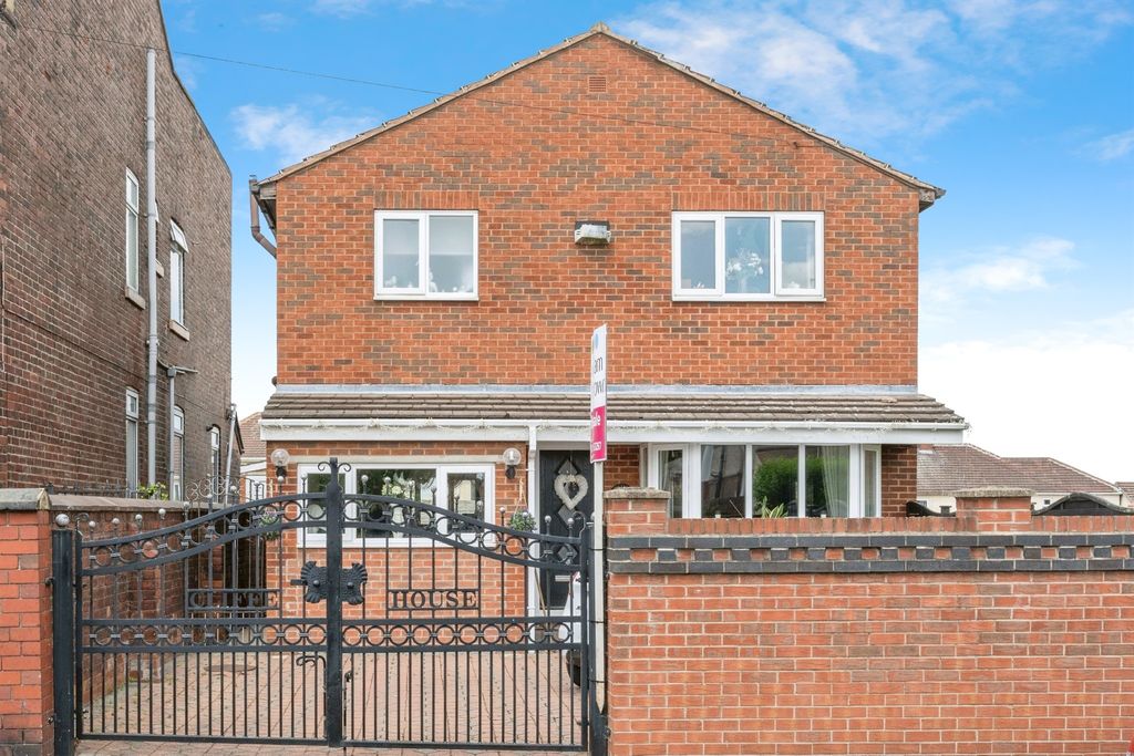 Property photo 1 of 25