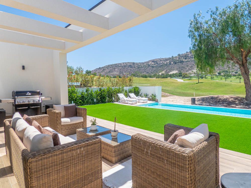 Property photo 2 of 42