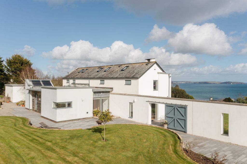 Property photo 1 of 32 266662 - 20250226-Bow-Green_Falmouth_Tmh-75_Hi_Res.Jpg