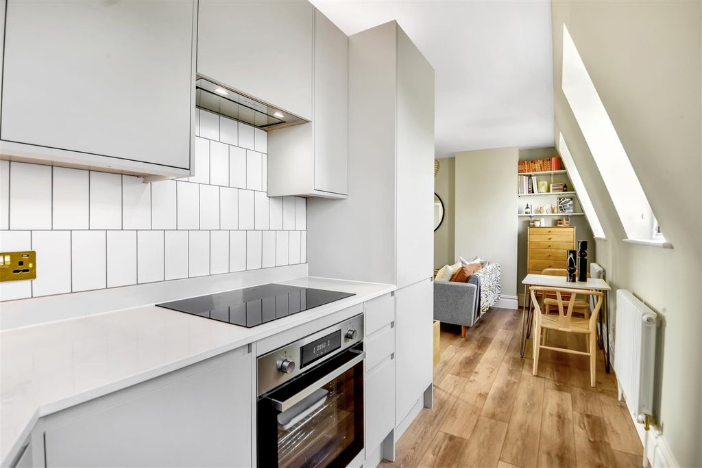 Property photo 3 of 16 Kitchen