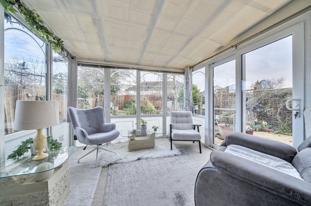 Property photo 3 of 12 140301796978E08B9F29B