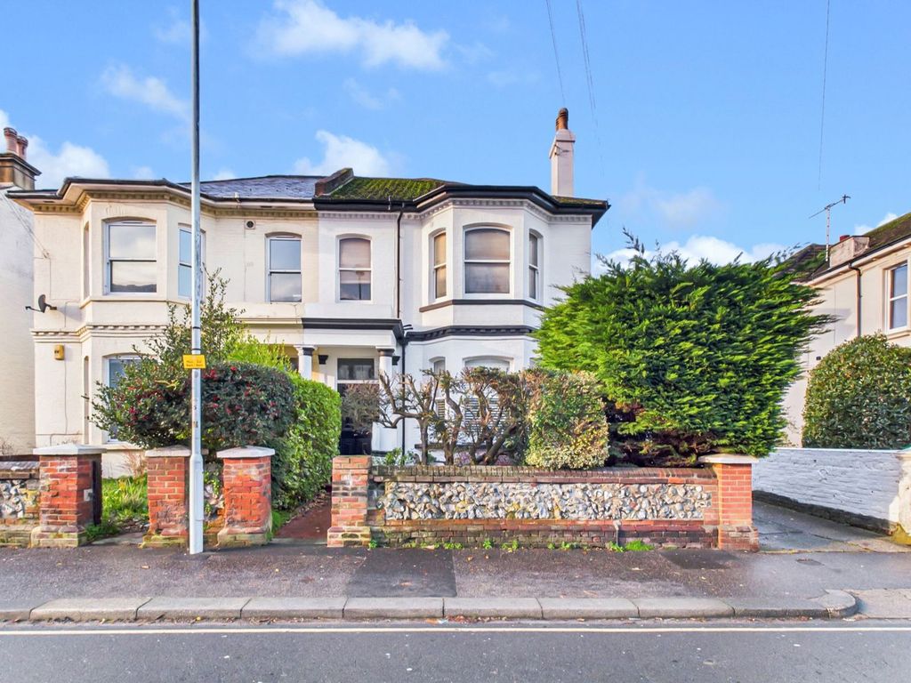 Property photo 1 of 21