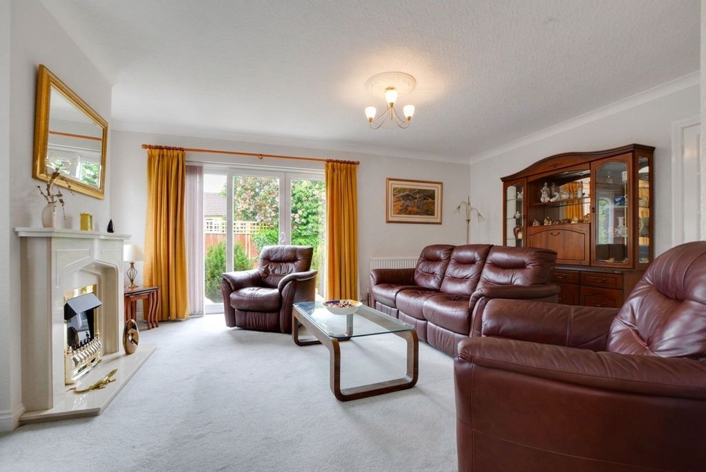 Property photo 2 of 30