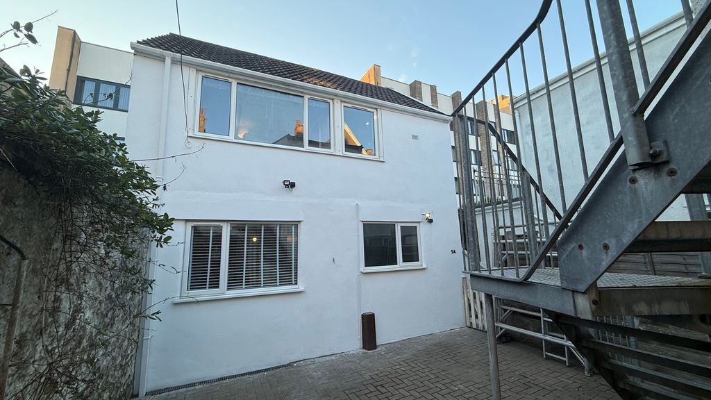 Property photo 1 of 6 External