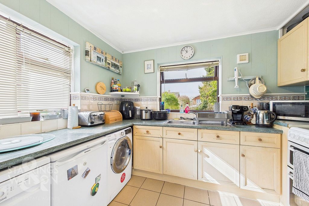 Property photo 3 of 24
