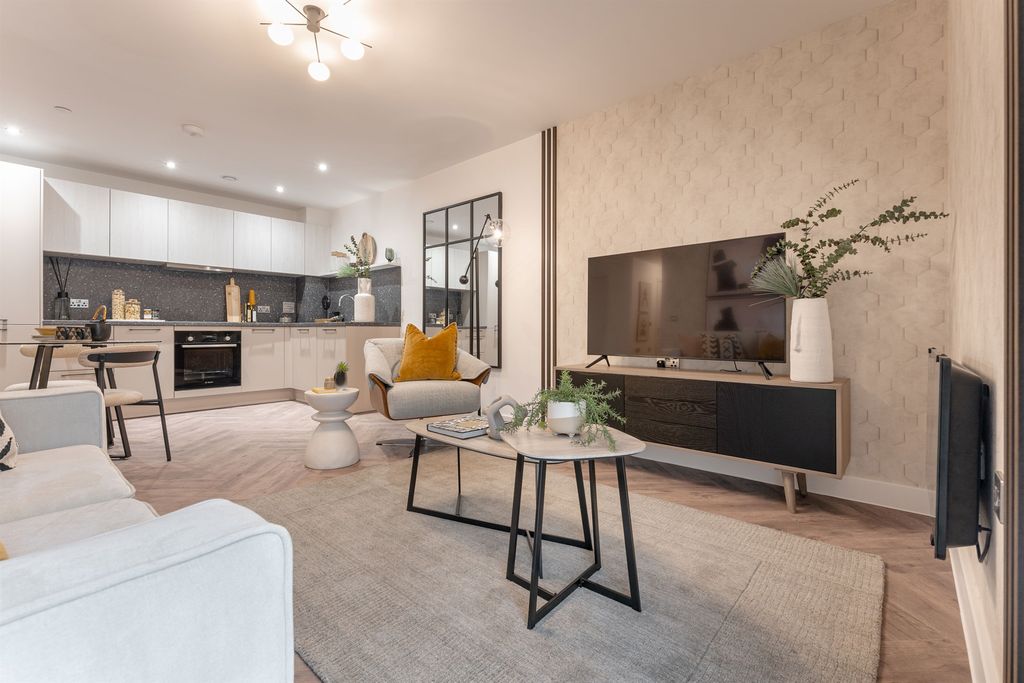 Property photo 3 of 12