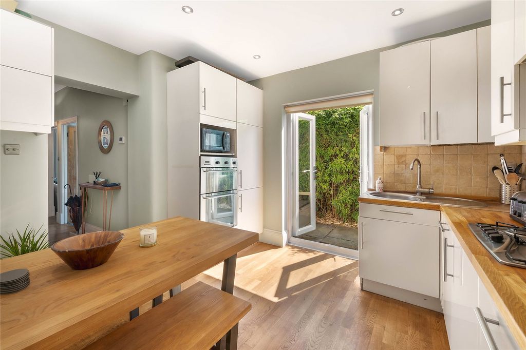 Property photo 1 of 7 Kitchen