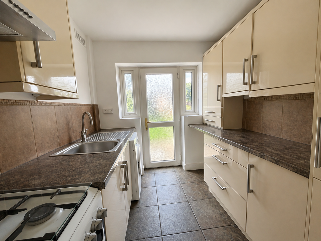 Property photo 2 of 10 Kitchen