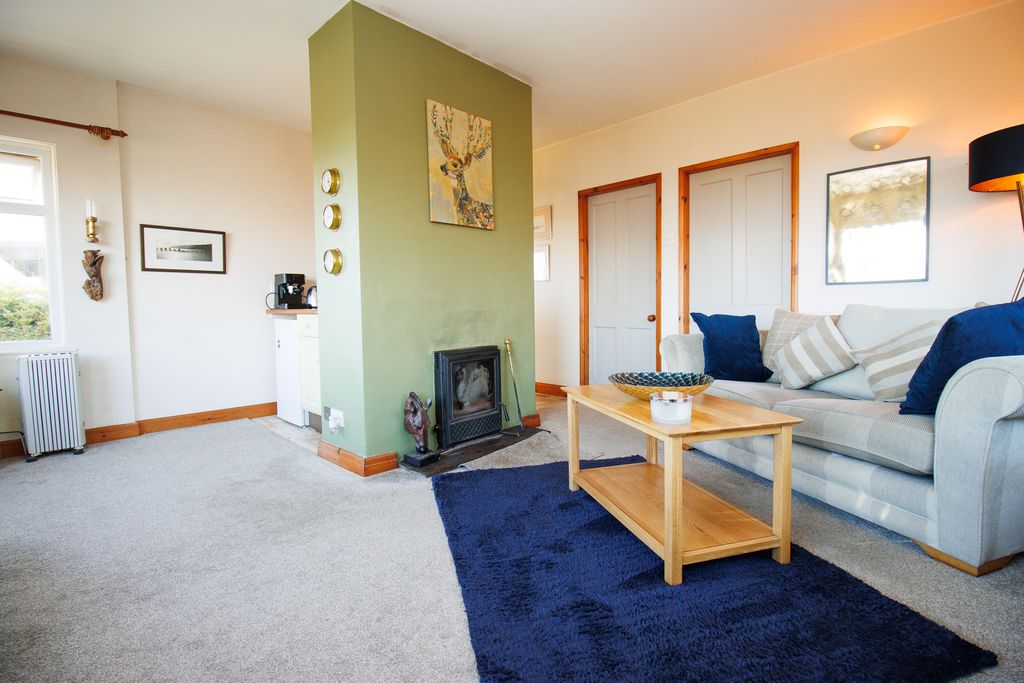 Property photo 2 of 25