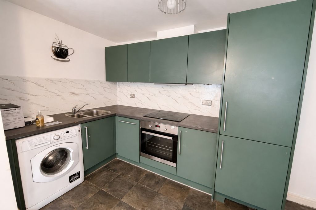 Property photo 3 of 13