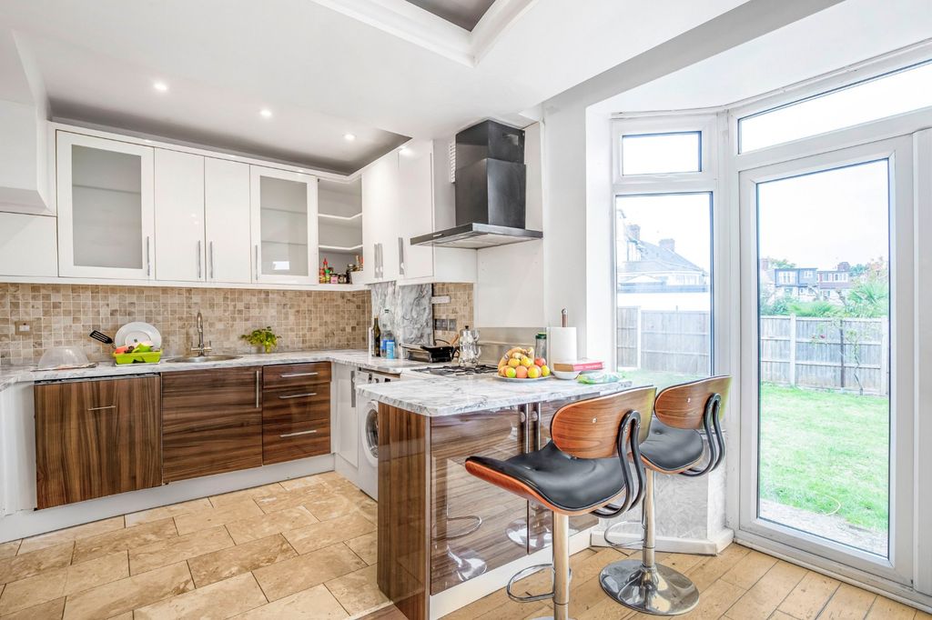 Property photo 3 of 10 Picture No. 06