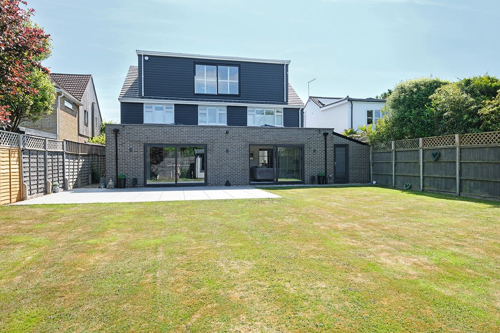 Property photo 3 of 19