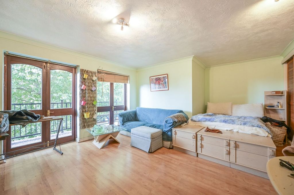 Property photo 3 of 5