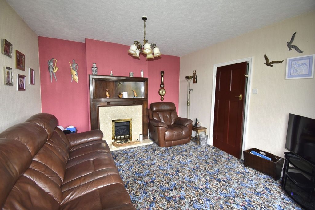 Property photo 2 of 20 Sitting Room