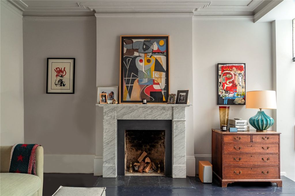 Property photo 3 of 19 Marble Fireplace