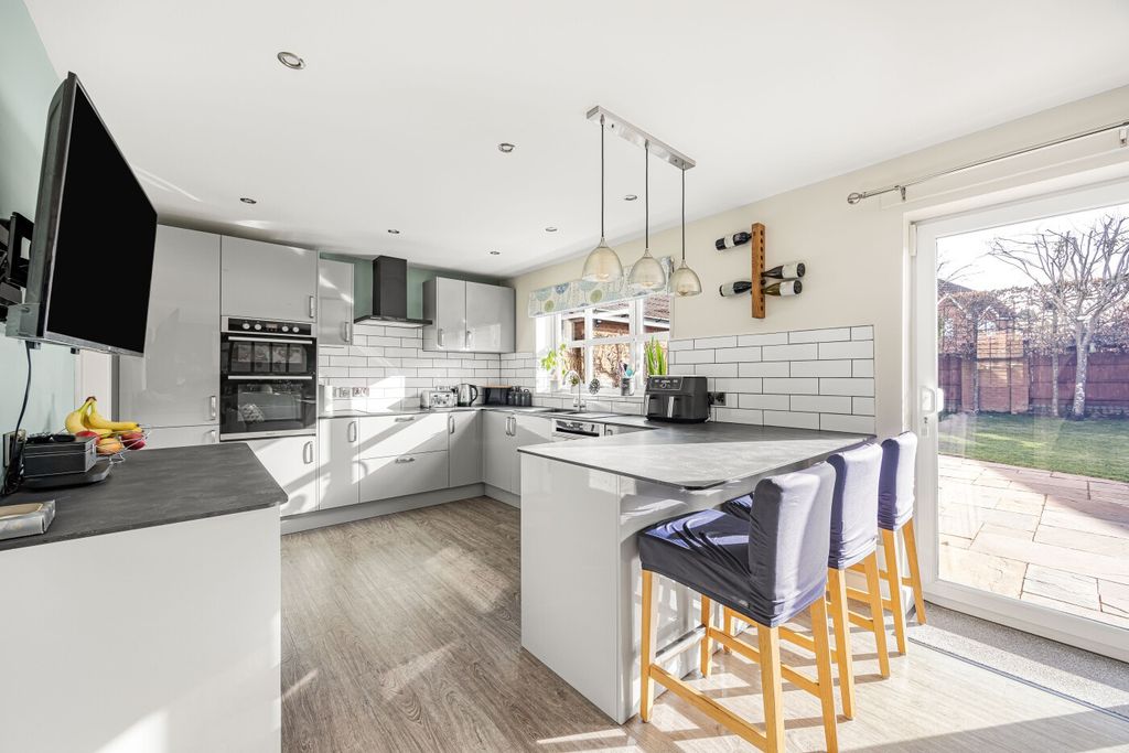 Property photo 3 of 28 6_73418