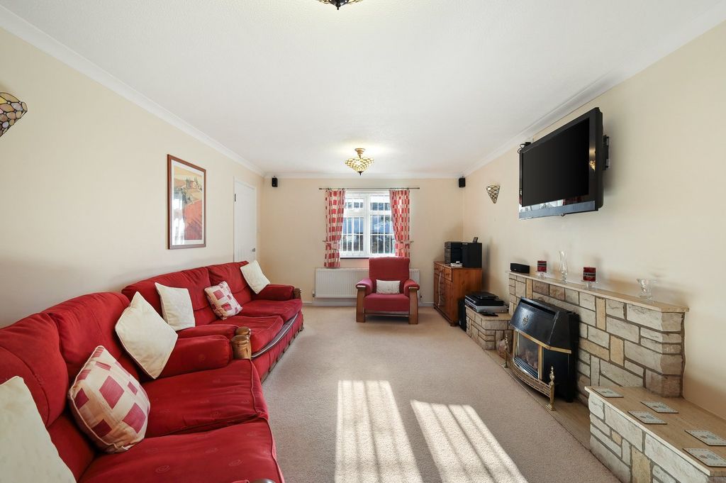 Property photo 3 of 20