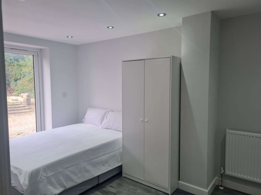 Property photo 2 of 30 Gallery