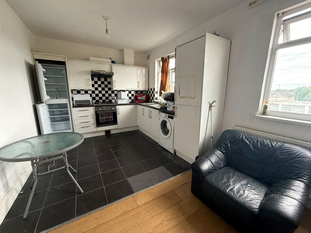 Property photo 2 of 7