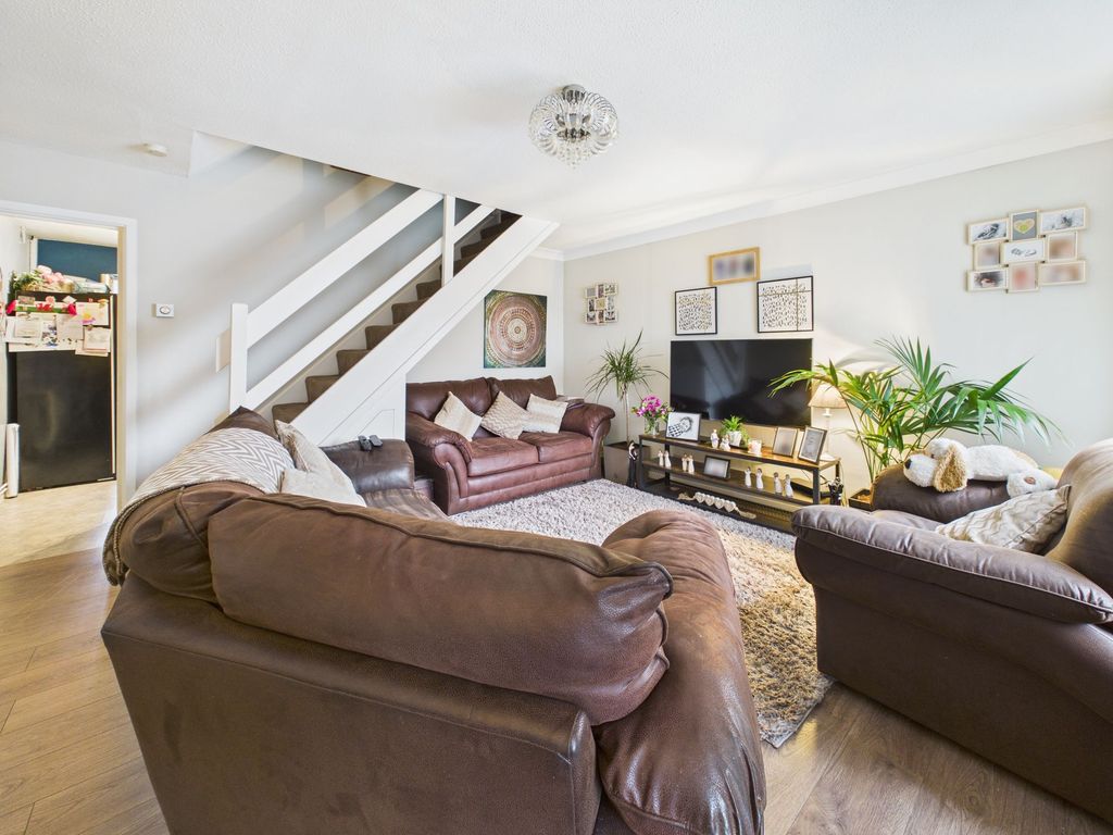 Property photo 3 of 18 Lounge