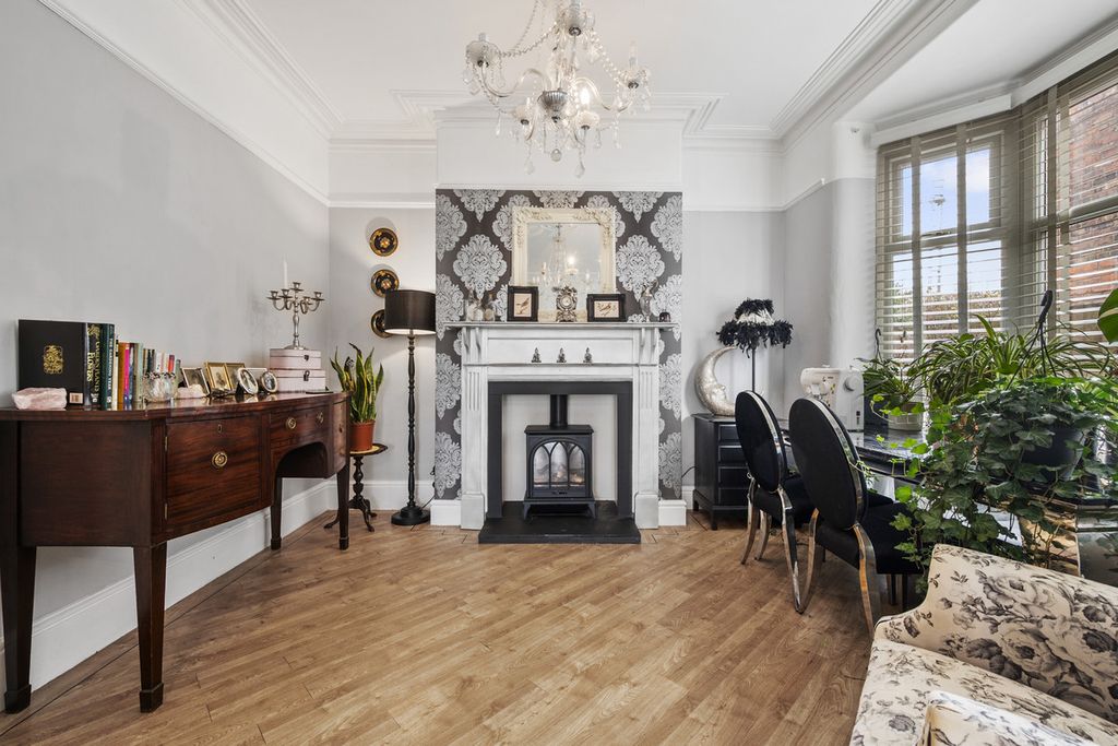 Property photo 3 of 22