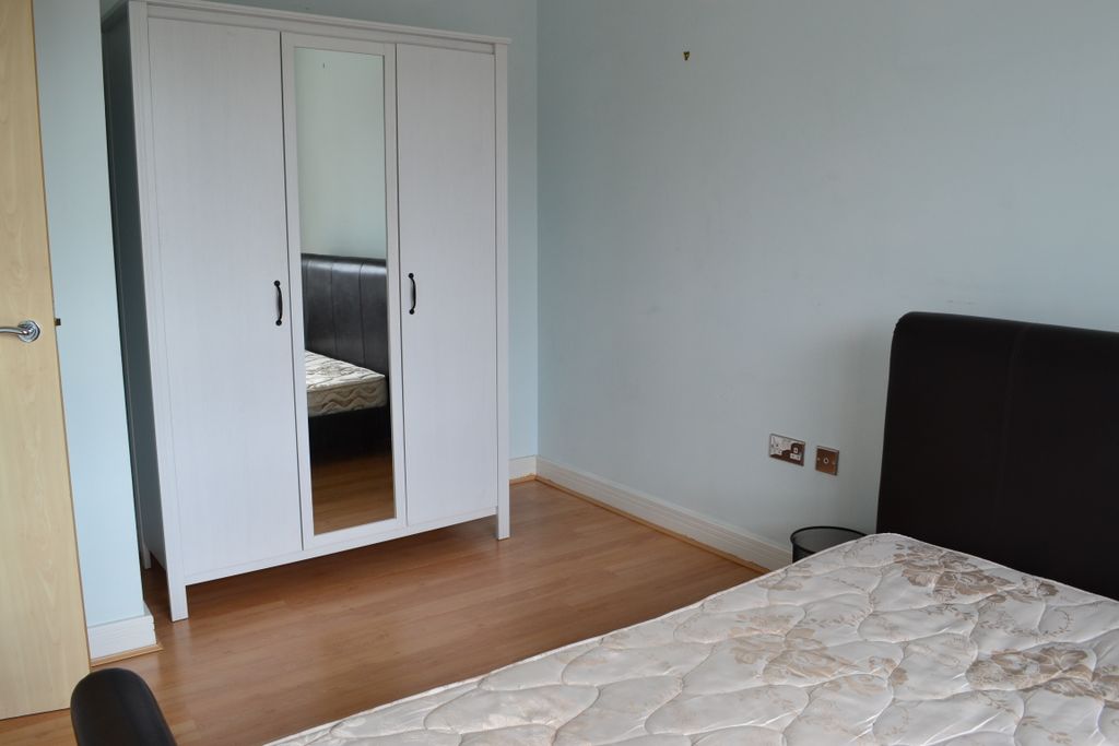 Property photo 3 of 10 Bedroom