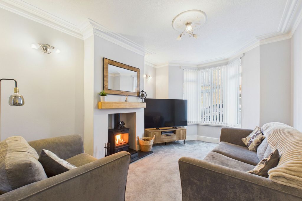 Property photo 3 of 23