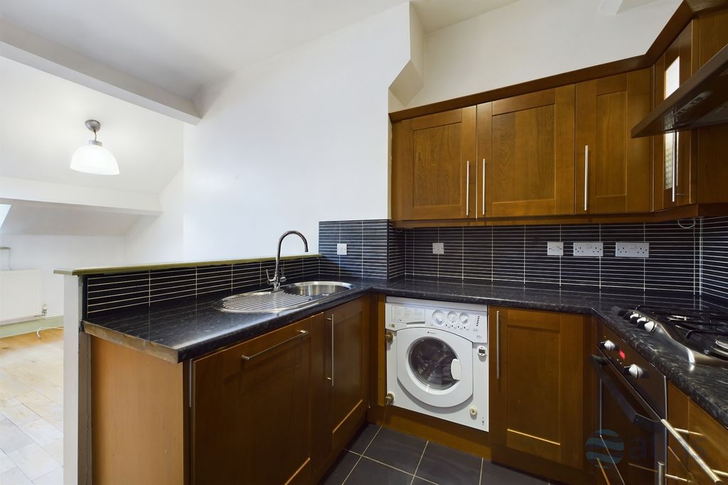 Property photo 3 of 21 Kitchen