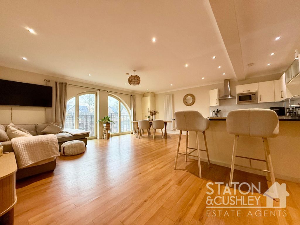 Property photo 2 of 27