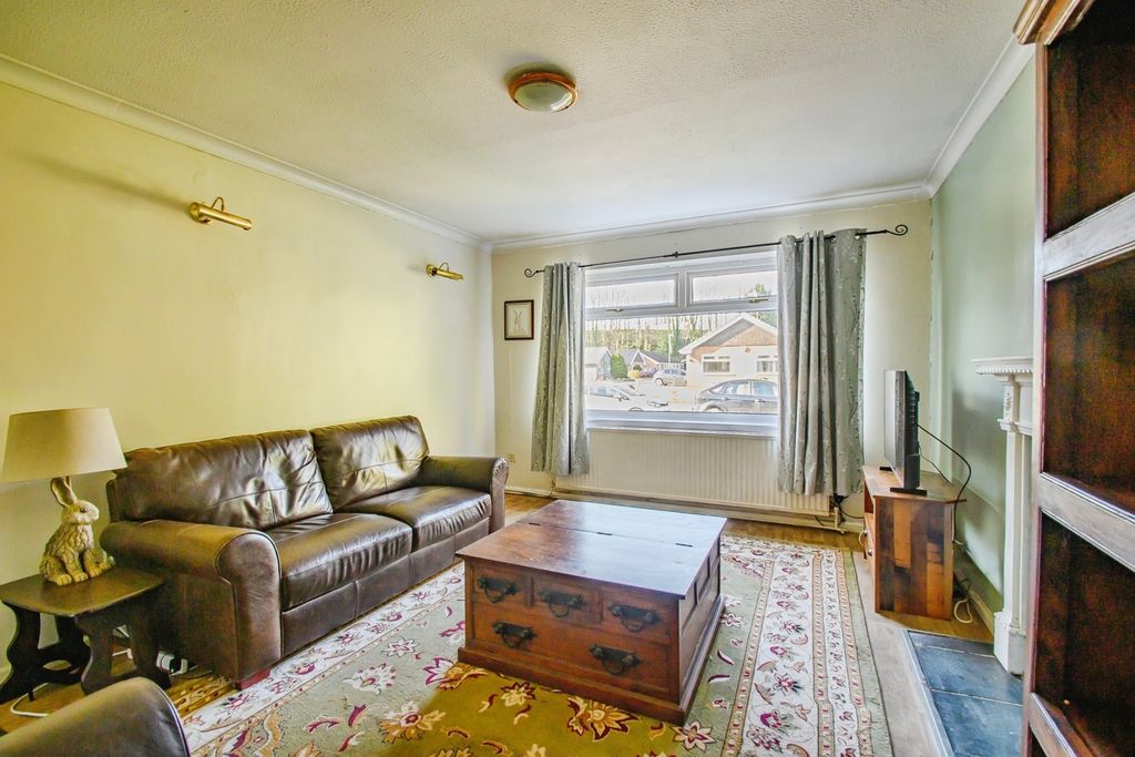 Property photo 3 of 19 Living Room