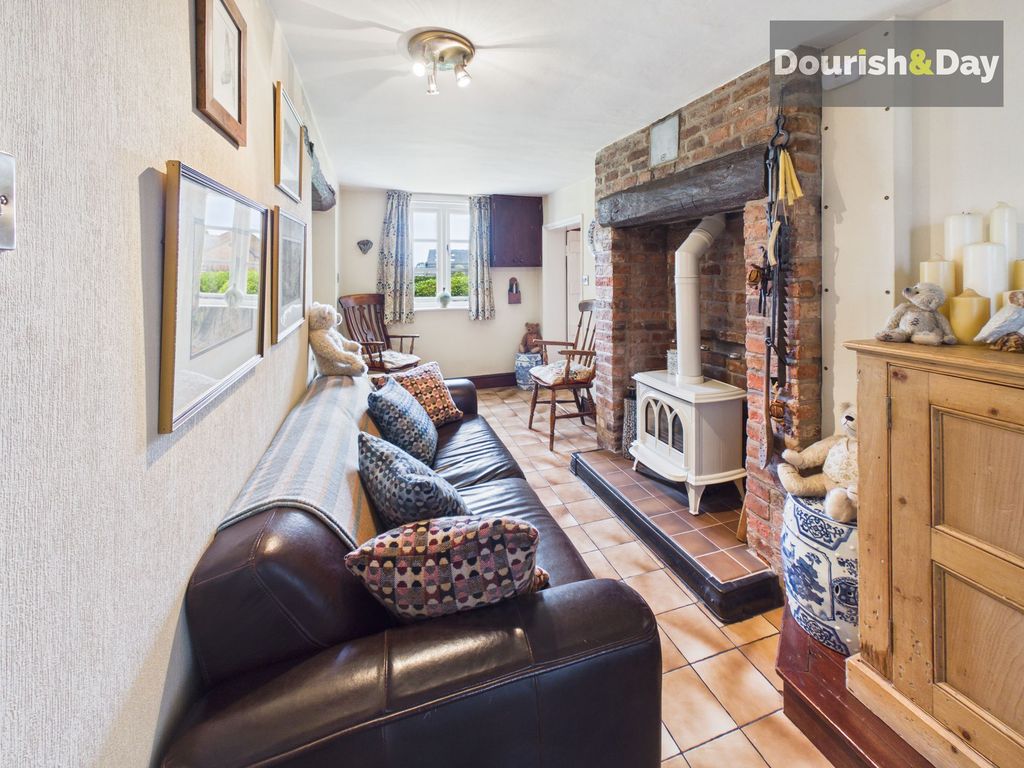 Property photo 2 of 35
