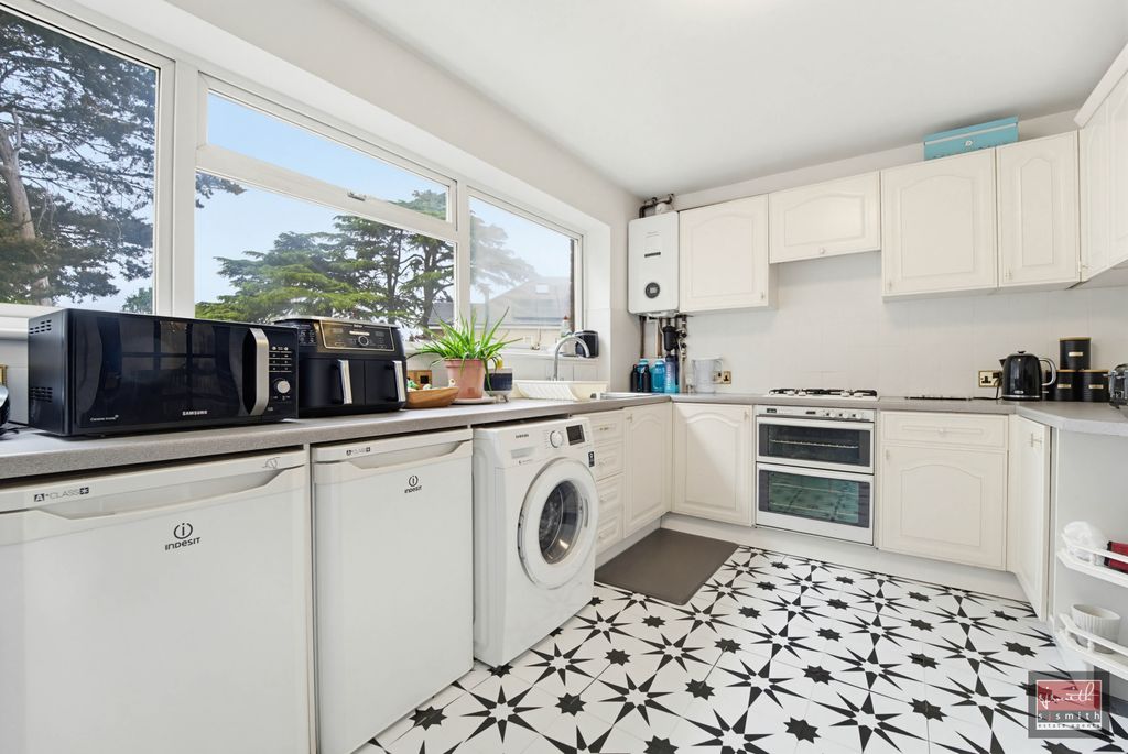 Property photo 3 of 12 Dsc00541