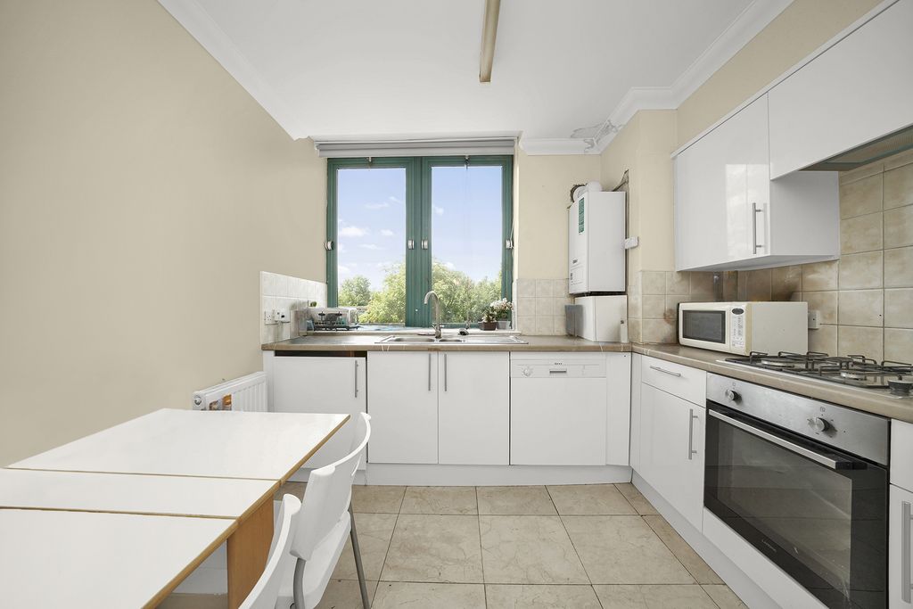 Property photo 3 of 26 Photo 6