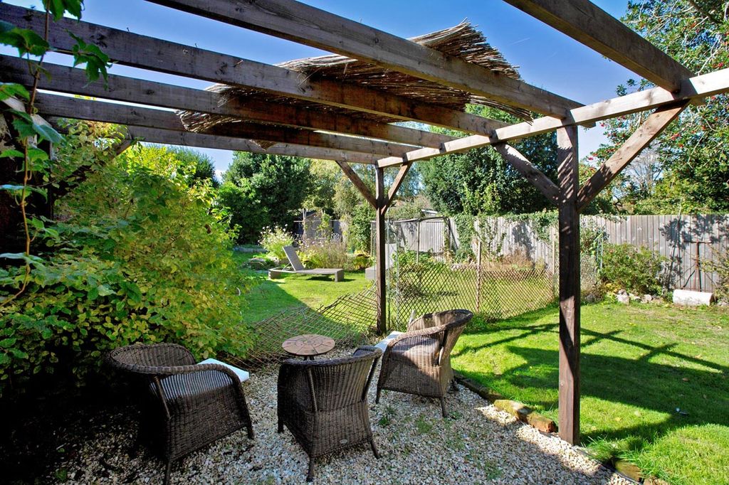 Property photo 3 of 28