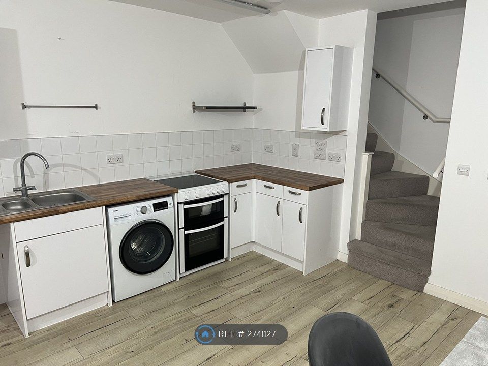 Property photo 2 of 7
