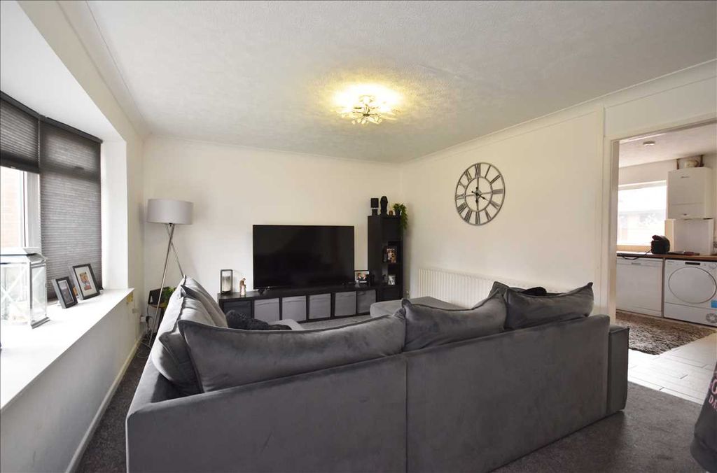 Property photo 3 of 12