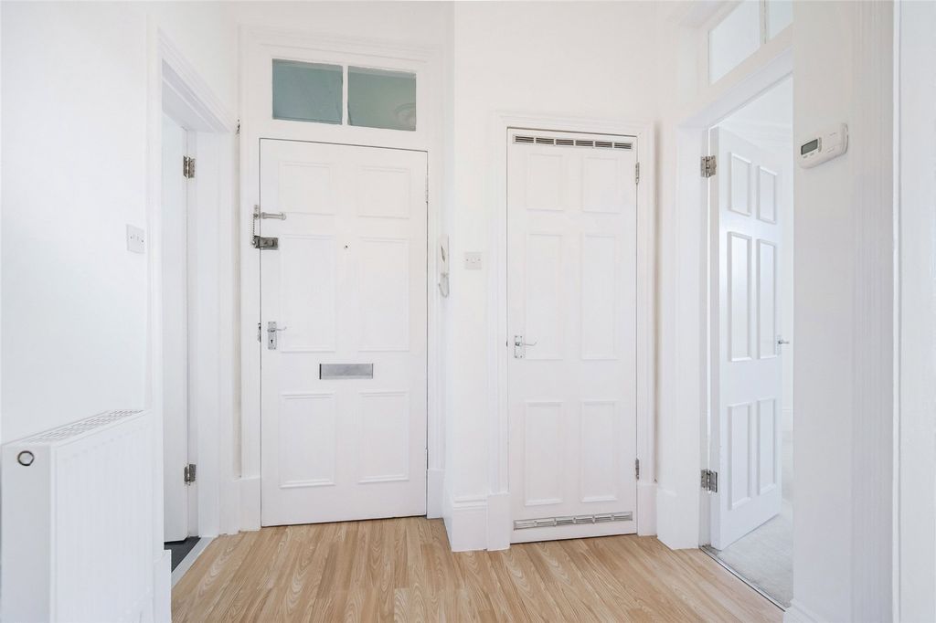 Property photo 2 of 16 Picture No. 02