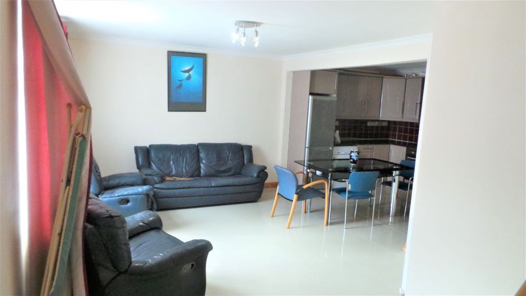 Property photo 1 of 11 5 Bedroom Semi-Detached House To Rent | £2,700 Pcm | Wd19