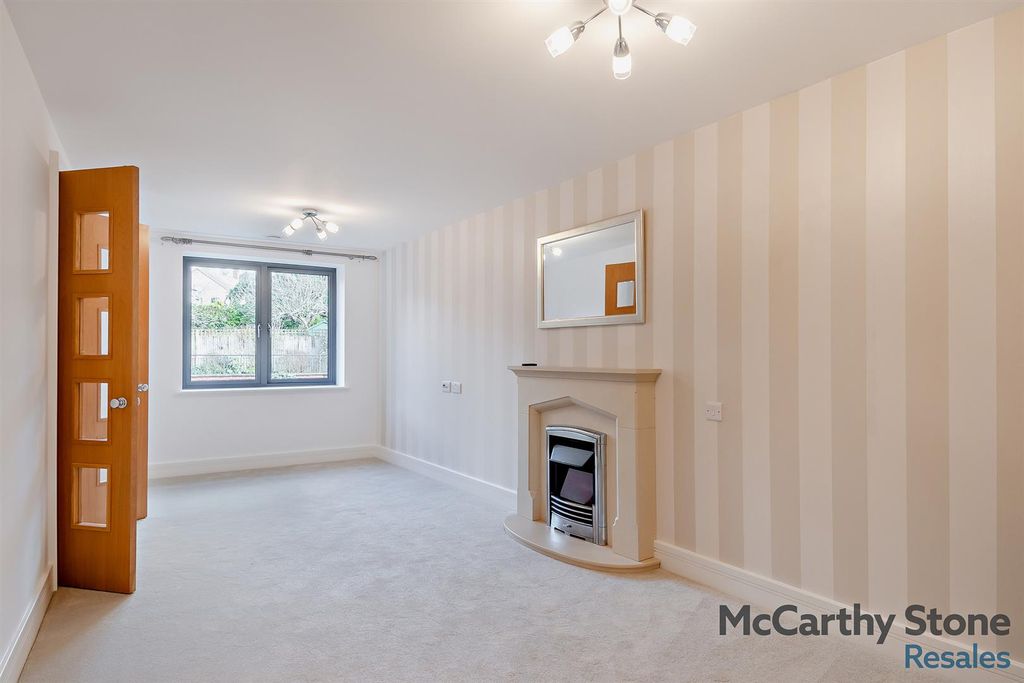 Property photo 1 of 11 8677441-Interior15-800.Jpg