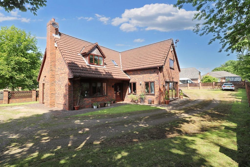 Property photo 1 of 41