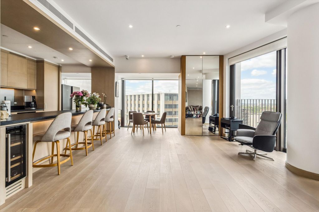 Property photo 2 of 20 Image