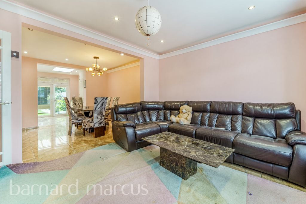 Property photo 2 of 8 Reception Room