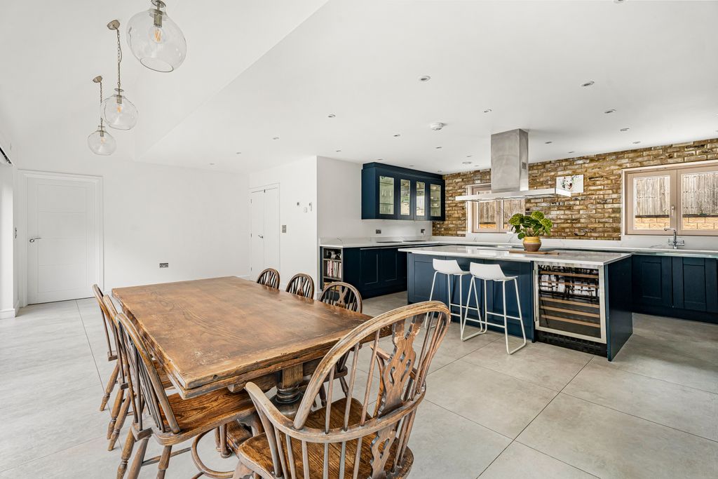 Property photo 3 of 36 Kitchen/Diner