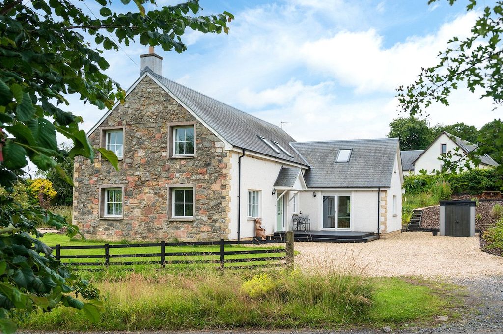 Property photo 2 of 40 Picture No. 02