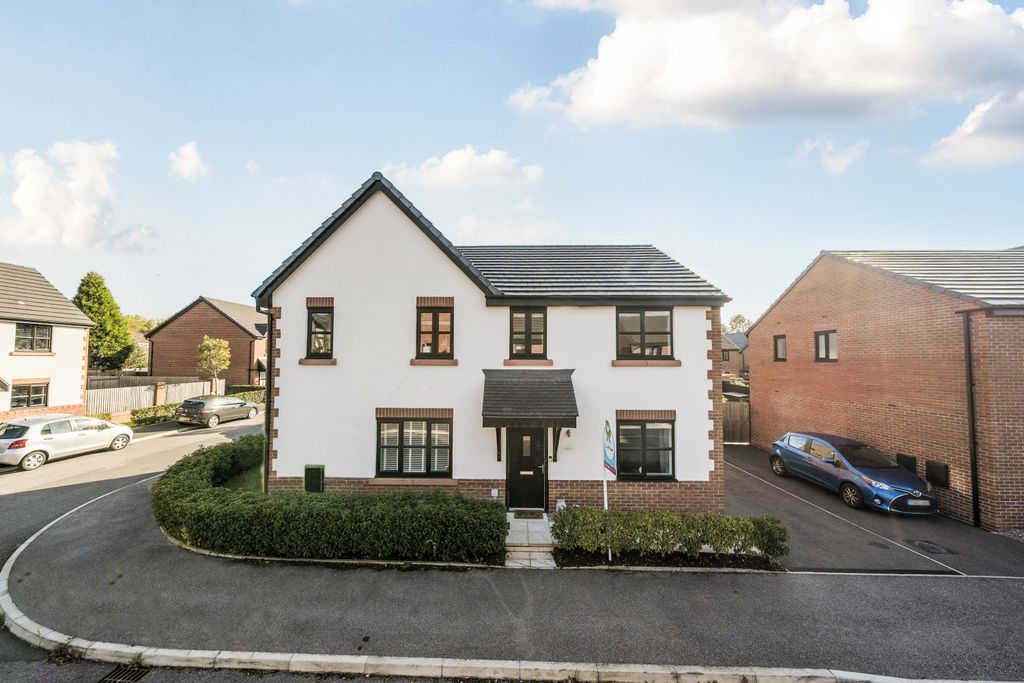 Property photo 1 of 22 1359861-1-68Da4Fc6c3421