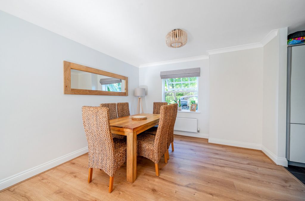 Property photo 3 of 16 Dining Area